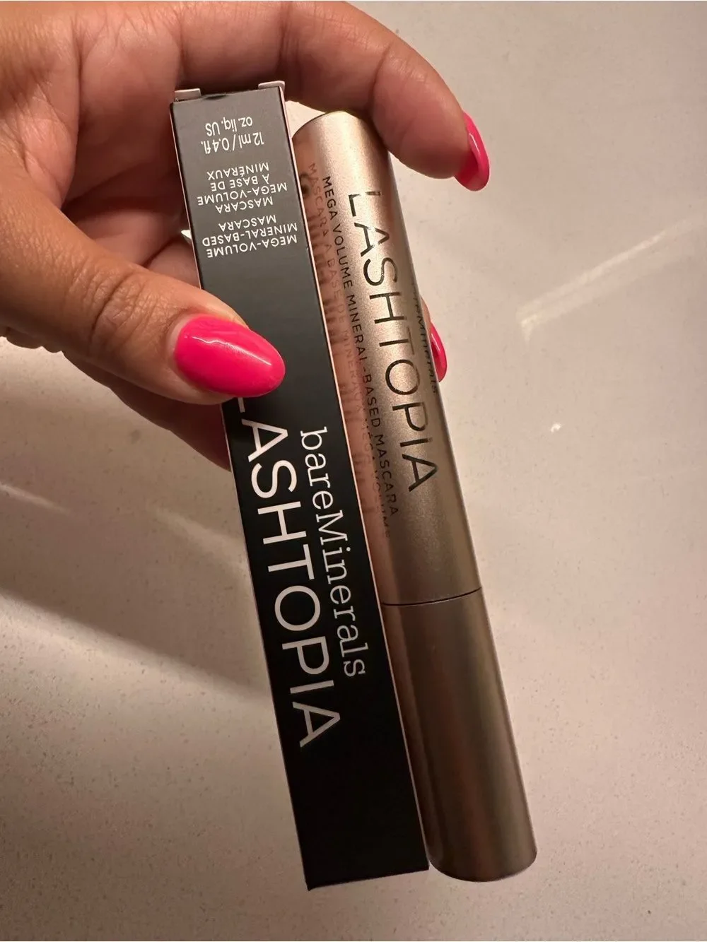 bareMinerals Lashtopia Mega Volume Mineral-Based Mascara Shade: Ultimate Black